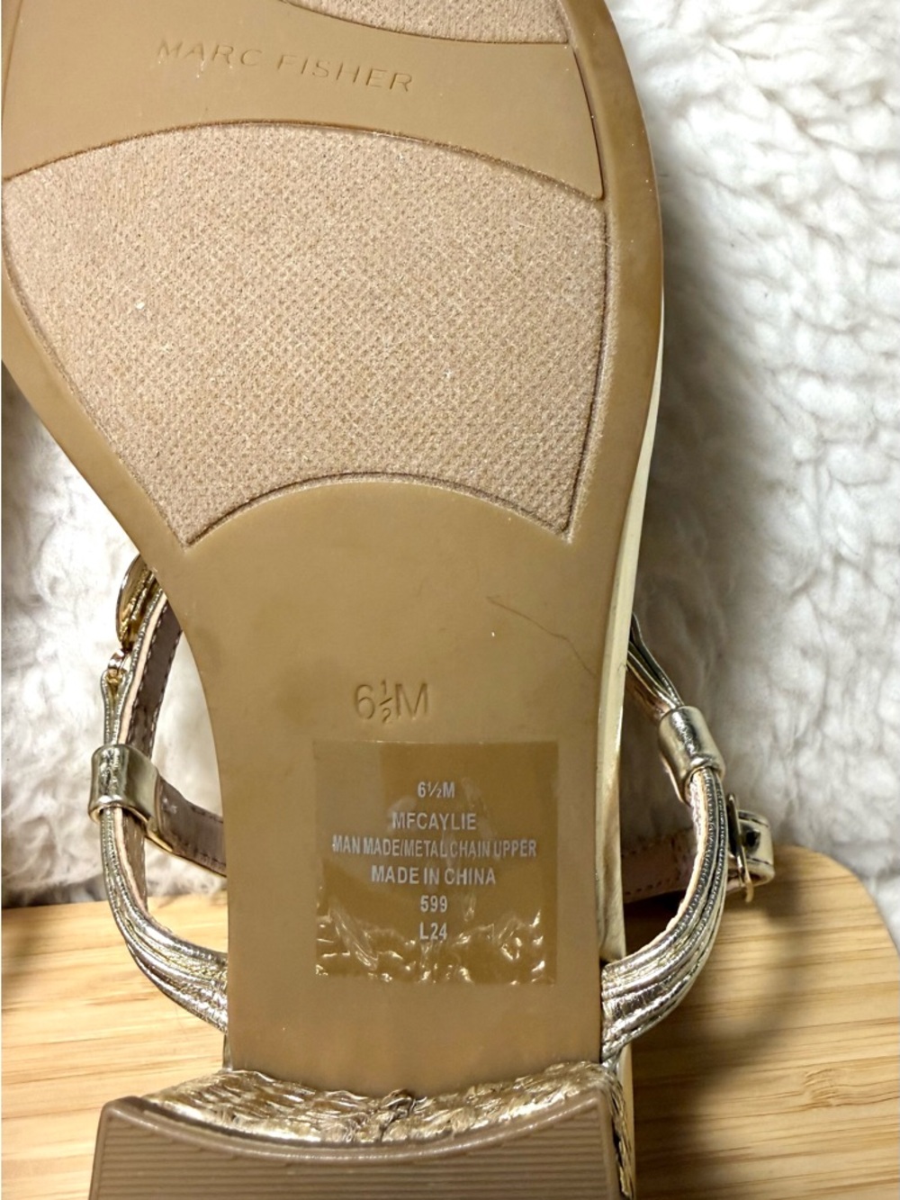 Marc Fisher Caylie Gold T-Strap Block Heel Sandals Womens 6.5M NEW - Picture 8 of 8